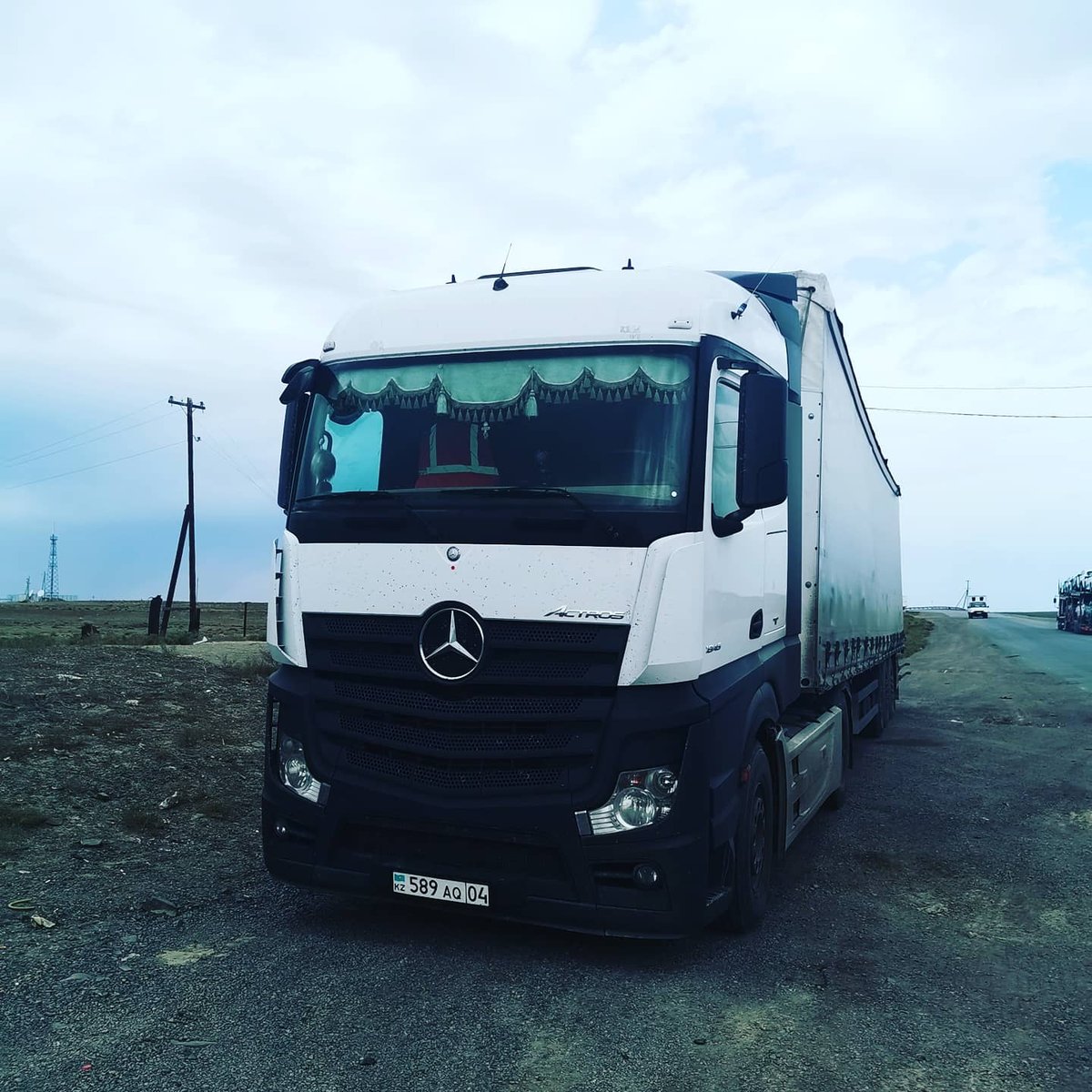 West Invest Logistic — Mercedes Actros